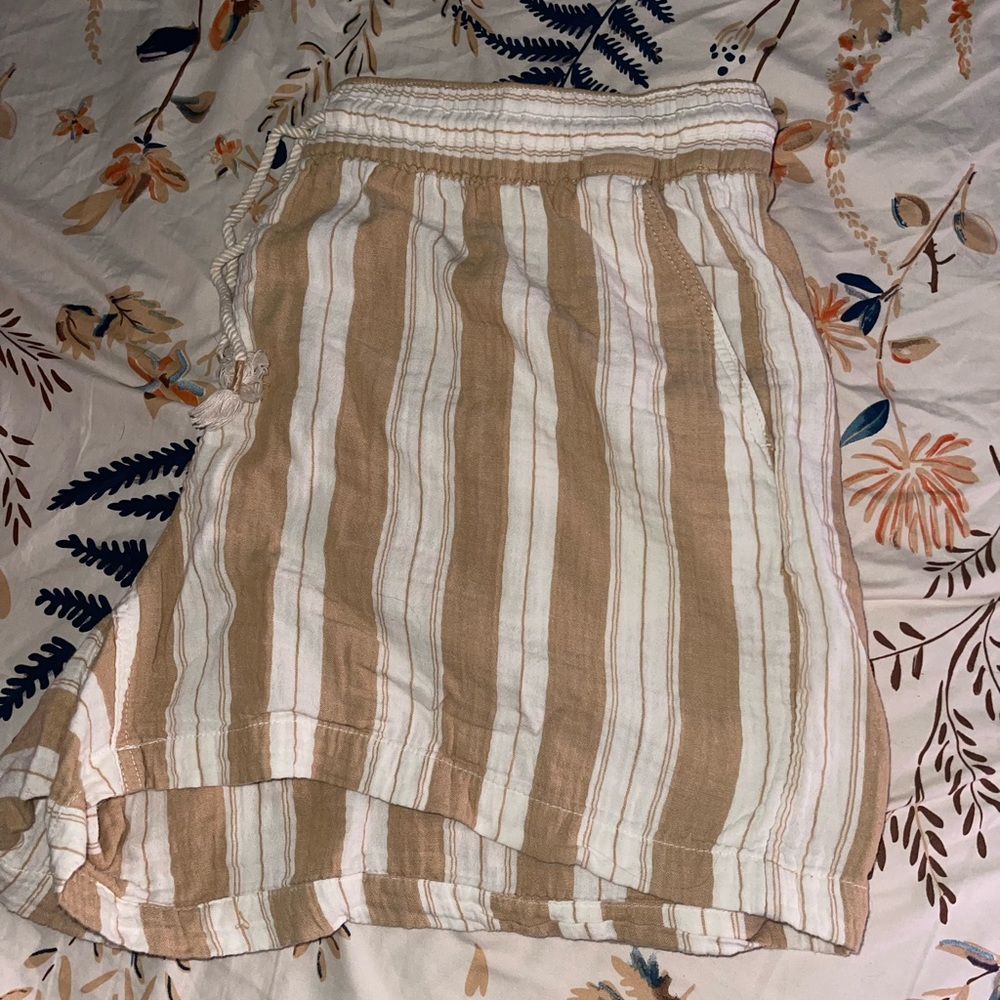 Old navy women’s 3x linen striped shorts